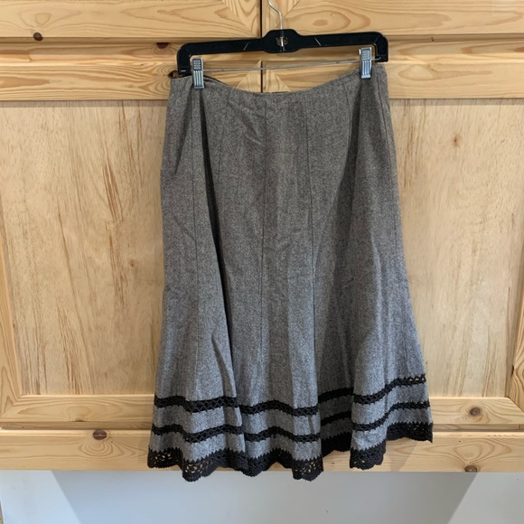 Talbots wool silk modest flared crochet hem skirt size 10 - Picture 2 of 3